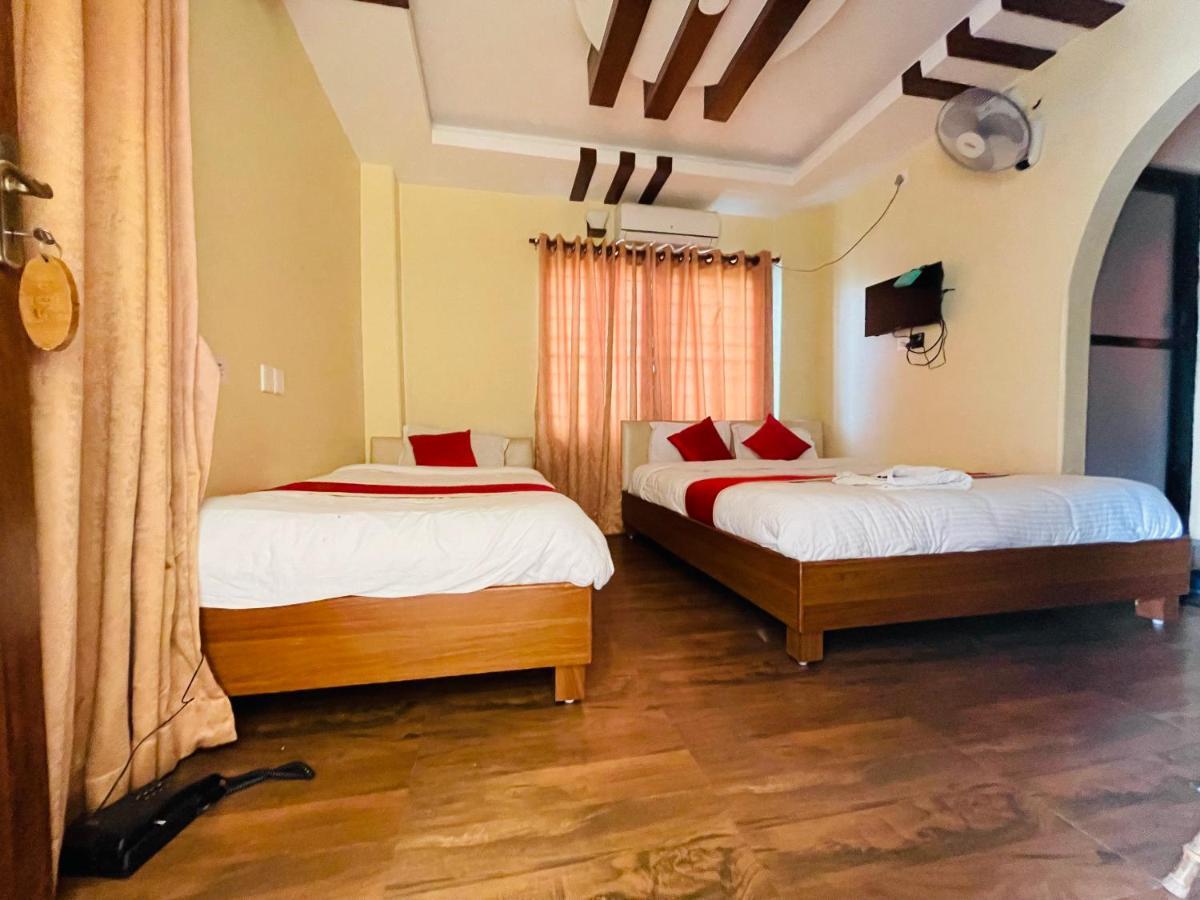 Hotel Dream Light Pokhara Esterno foto