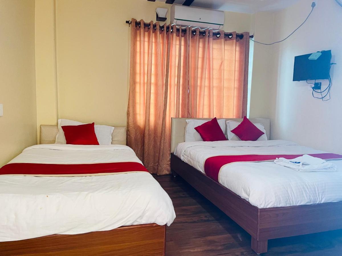 Hotel Dream Light Pokhara Esterno foto